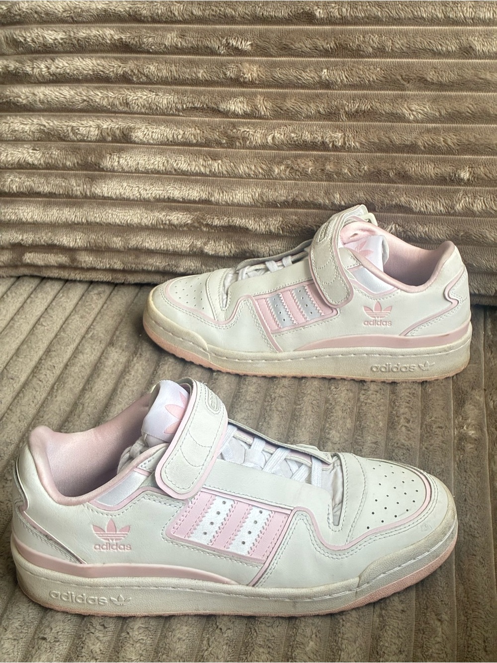 Adidas Original Forum84 White and Light Pink Low-Top